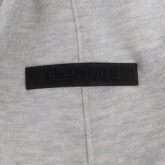 SOLD….NWOT Essentials Fear of God Shorts (off-white) Unisex Size S - Picture 5 of 10